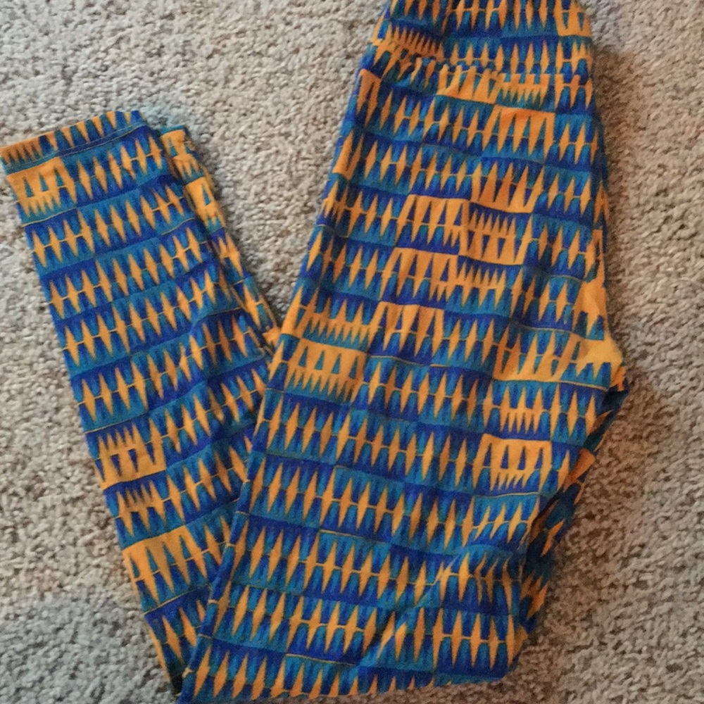 Lularoe triangle leggings